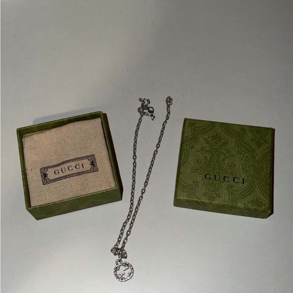 Gucci Silver Logo Pendant Necklace - Silver
